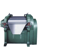 three-roll grinder