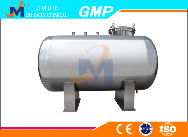 Sealed horizontal tank